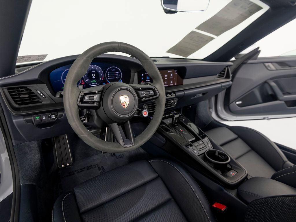 Certified 2025 Porsche 911 Carrera GTS RWD image 4