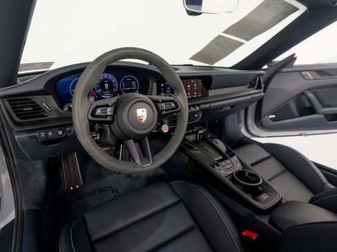 Certified 2025 Porsche 911 Carrera GTS RWD image 4