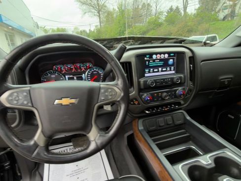 Used 2019 Chevrolet Silverado 2500 High Country AWD/4WD image 9