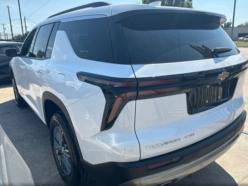 Used 2026 Chevrolet Traverse LT AWD/4WD image 6