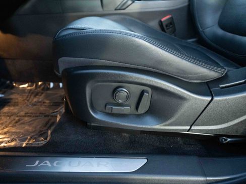 Used 2020 Jaguar E-PACE SE image 12