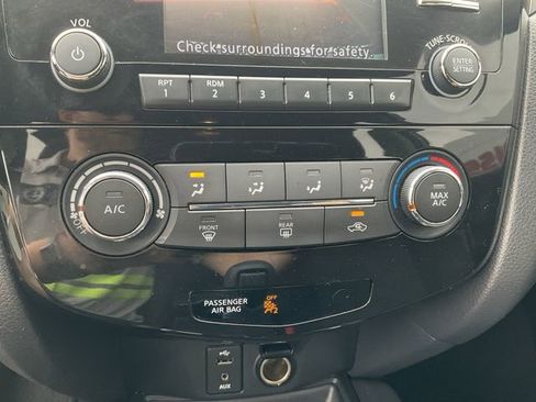 Used 2016 Nissan Rogue S FWD image 14