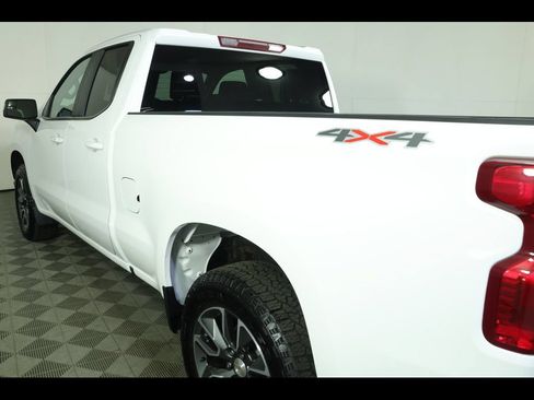 Used 2023 Chevrolet Silverado 1500 LT AWD/4WD image 20