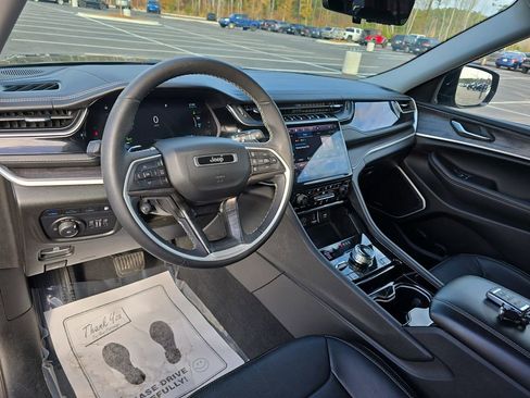 Used 2022 Jeep Grand Cherokee Limited 4xe w/ Luxury Tech Group II image 21