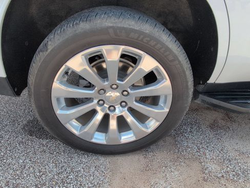 Used 2023 Chevrolet Tahoe Premier AWD/4WD image 34