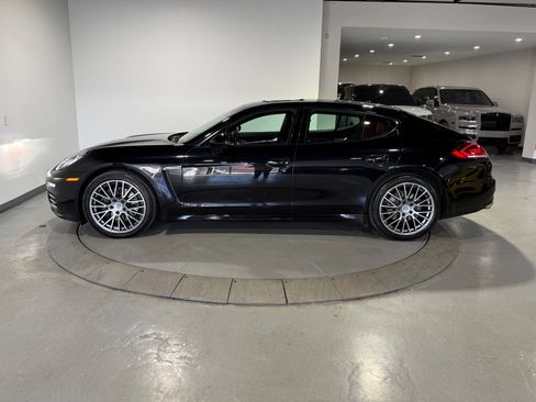 Used 2016 Porsche Panamera 4 image 13