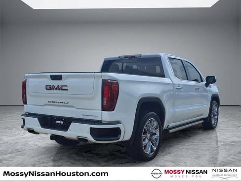 Used 2022 GMC Sierra 1500 Denali w/ Denali Reserve Package AWD/4WD image 7