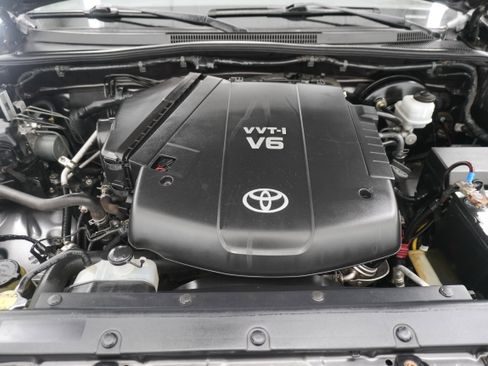 Used 2014 Toyota Tacoma PreRunner w/ TRD Sport Package image 29