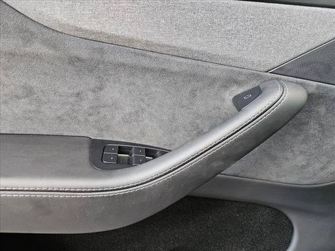 Used 2026 Tesla Model Y 2WD image 21