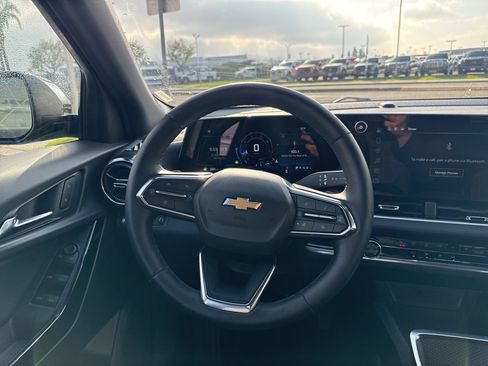 Used 2025 Chevrolet Equinox LT image 19