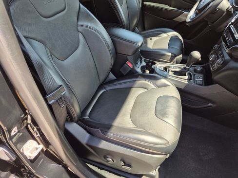 Used 2022 Jeep Cherokee Limited AWD/4WD image 27