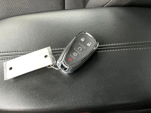 Used 2020 Chevrolet Malibu LT image 33