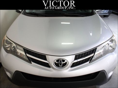 Used 2014 Toyota RAV4 XLE AWD/4WD image 3