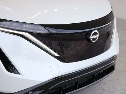 Used 2023 Nissan Ariya AWD image 15