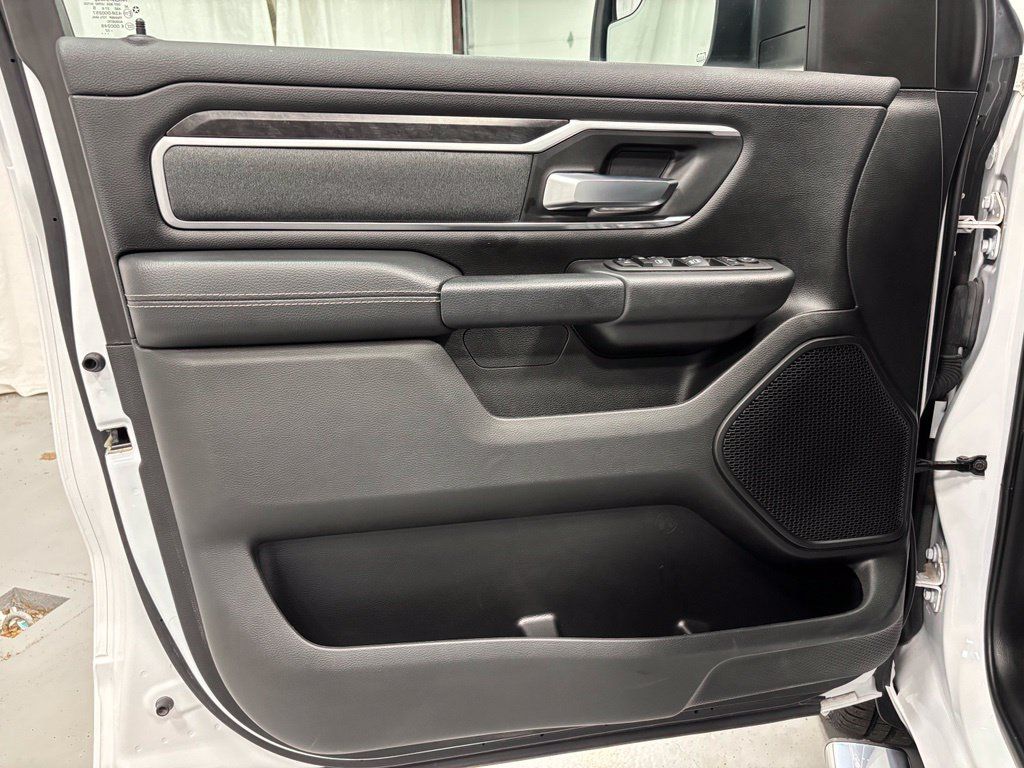 Used 2022 RAM 1500 Big Horn AWD/4WD image 8