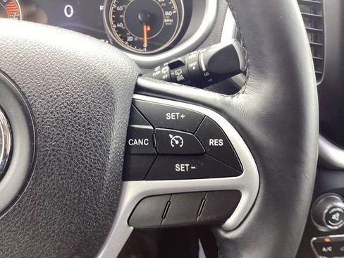 Certified 2017 Jeep Cherokee Trailhawk w/ Cold Weather Group image 27