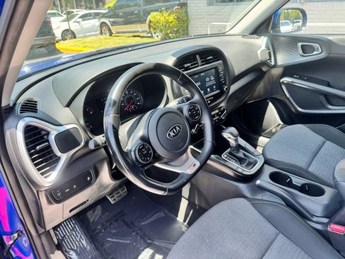 Used 2020 Kia Soul GT-Line FWD image 12