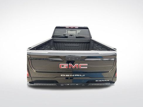 Used 2023 GMC Sierra 1500 Denali w/ Technology Package AWD/4WD image 11
