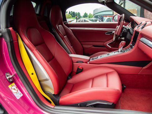 Certified 2024 Porsche 718 Boxster RWD image 21