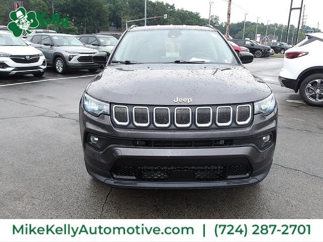 Used 2022 Jeep Compass Latitude AWD/4WD image 2