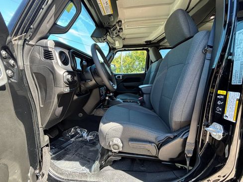 Used 2025 Jeep Wrangler Unlimited Sport S 4xe AWD/4WD image 23