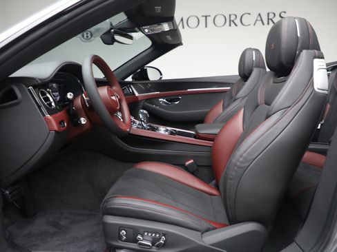 Certified 2023 Bentley Continental GT V8 image 35