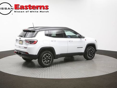 Used 2025 Jeep Compass Trailhawk w/ Trailer Tow Group AWD/4WD image 40