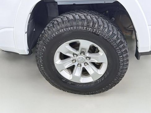 Used 2020 RAM 1500 Laramie w/ Off Road Group AWD/4WD image 33