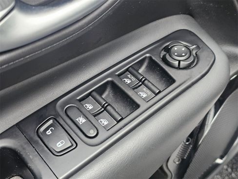 Used 2019 Jeep Renegade Altitude w/ Quick Order Package 2XM image 22