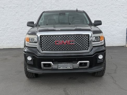 Used 2015 GMC Sierra 1500 Denali w/ Driver Alert Package AWD/4WD image 2
