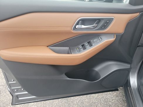 New 2026 Nissan Rogue Platinum image 11