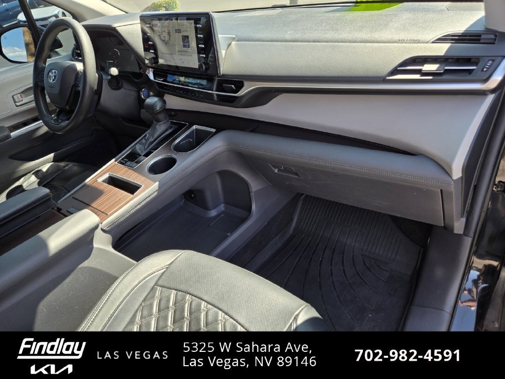 Used 2024 Toyota Sienna LE FWD image 20