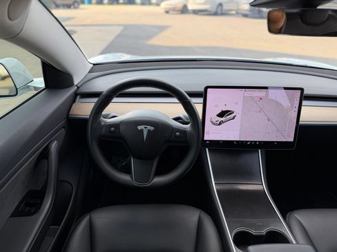 Used 2018 Tesla Model 3 Long Range RWD image 28