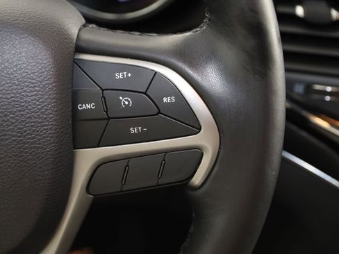 Used 2019 Jeep Grand Cherokee Limited image 37