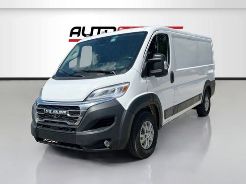 Used 2025 RAM ProMaster 2500 w/ Quick Order Package 22G SLT FWD image 3