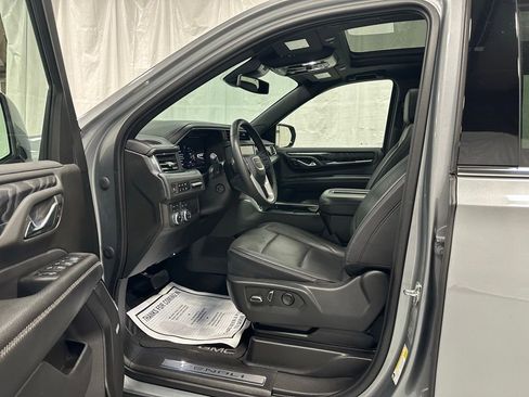 Used 2023 GMC Yukon XL Denali AWD/4WD image 10