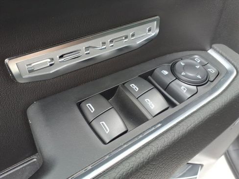 Used 2024 GMC Sierra 1500 Denali w/ Denali Reserve Package image 9