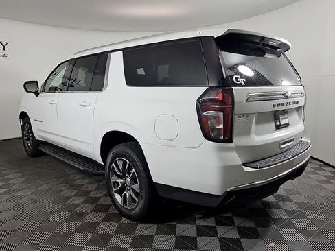 Used 2021 Chevrolet Suburban LT RWD image 7