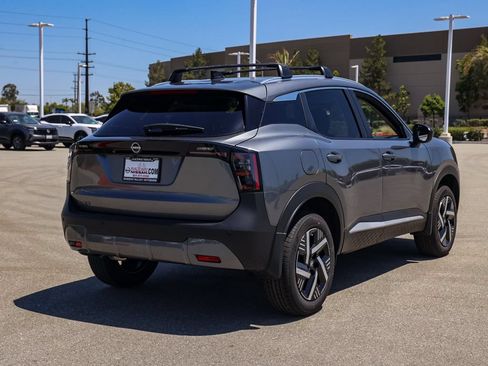 New 2026 Nissan Kicks SV w/ Cold Weather Package FWD image 4