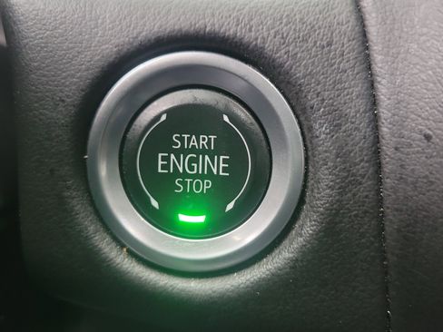 Used 2024 GMC Yukon XL SLT w/ SLT Luxury Package image 31