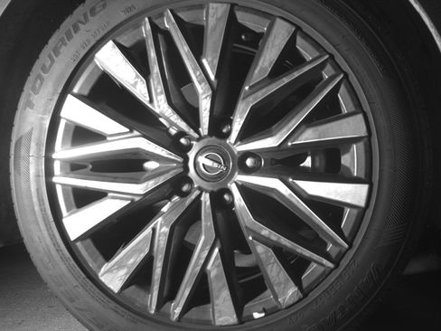 Used 2025 Nissan Altima 2.5 SV image 13