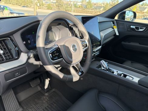 New 2026 Volvo XC60 B5 Ultra w/ Protection Package Premier AWD/4WD image 20