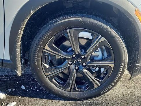 Certified 2026 INFINITI QX60 Autograph w/ Dark Cargo Package image 9