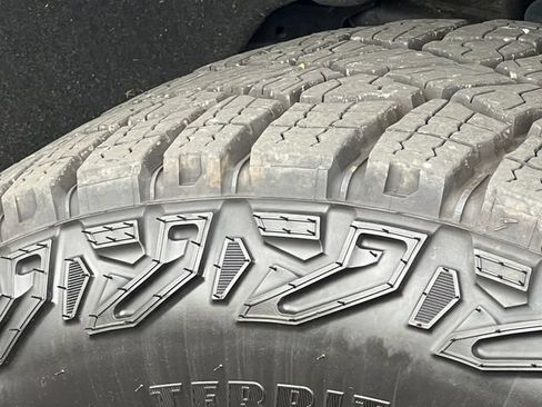 Used 2026 Chevrolet Silverado 1500 Custom Trail Boss w/ Dark Appearance Package AWD/4WD image 15