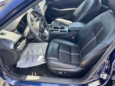 Used 2023 Nissan Altima 2.5 SR FWD image 16