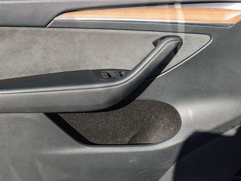 Used 2024 Tesla Model Y Long Range image 21