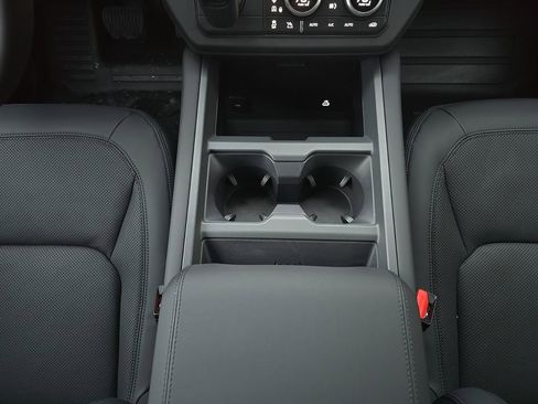 New 2026 Land Rover Defender 130 X-Dynamic SE AWD/4WD image 22