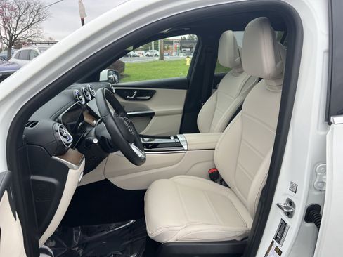 Used 2023 Mercedes-Benz GLC 300 4MATIC image 13