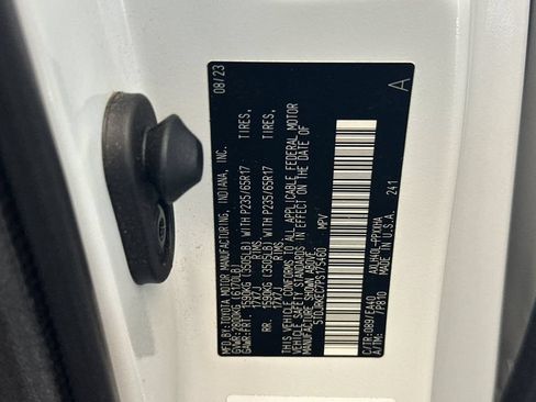Used 2023 Toyota Sienna XLE w/ XLE Plus Package FWD image 31