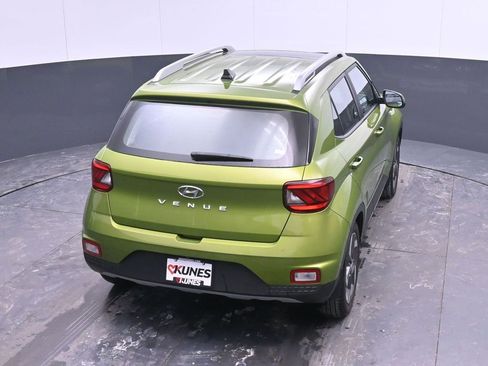 Used 2022 Hyundai Venue SEL image 21